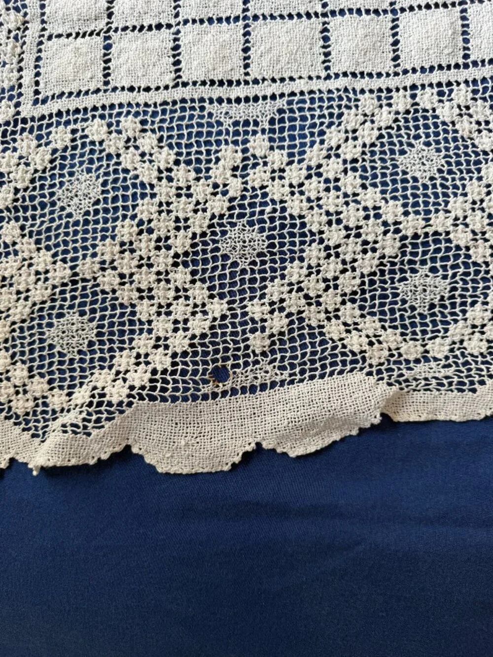 Vintage Handmade Lace Filet Crochet Square Tablecloth 39